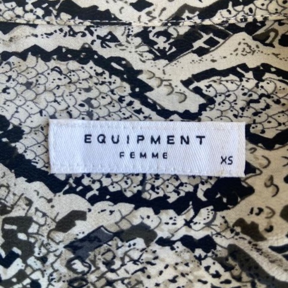 Equipment Slim Signature Snake Effect Print - Picture 2 of 3